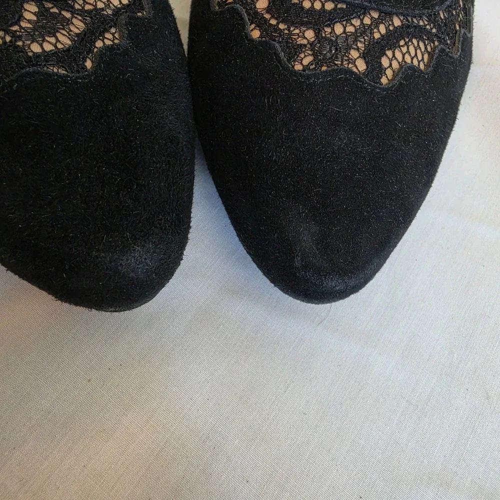 Chicos Black Suede Lace Scalloped Pointed Toe Flats Shoes Womens Size 7.5 M